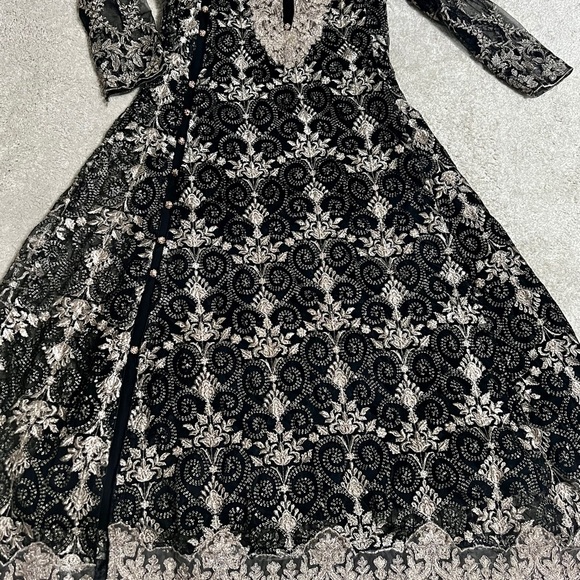 Long dress - Picture 2 of 4